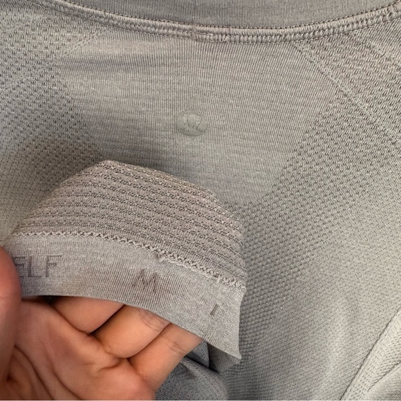 Lululemon Medium Metal Vent Tech Light Gray - Picture 3 of 4